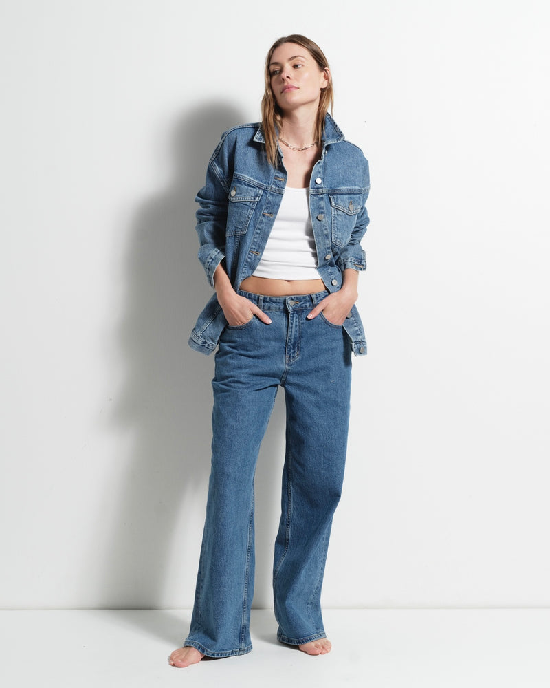 ESSENTIAL DENIM JACKET