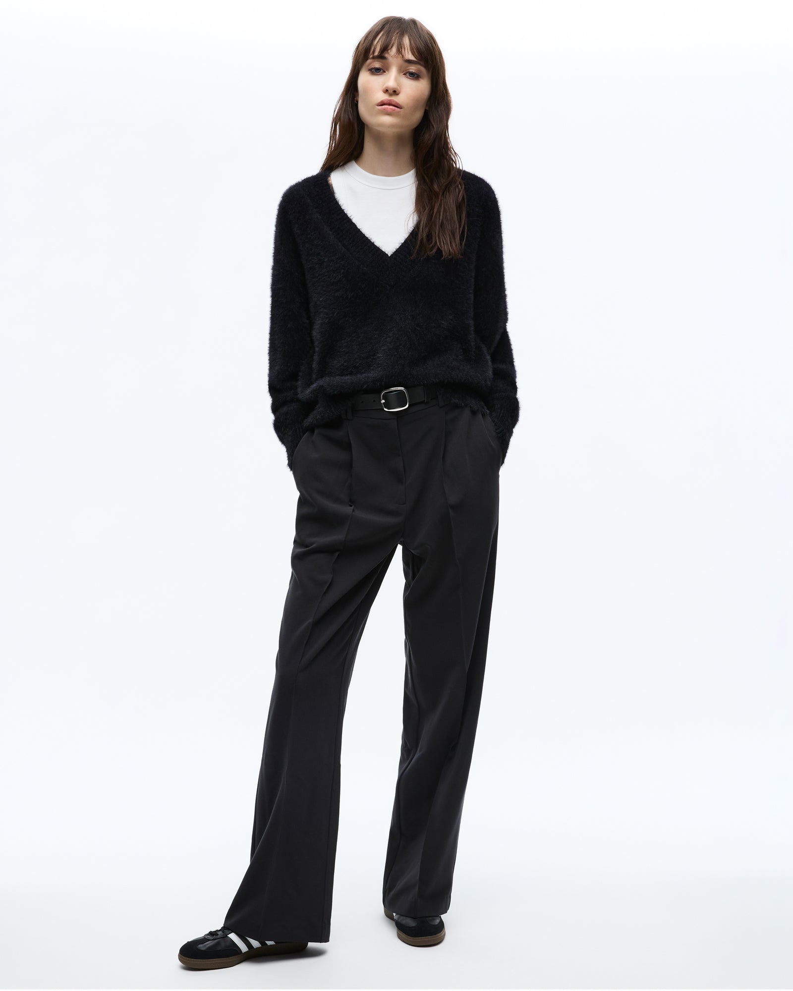 もこ様　Fluffy V-neck Knit ブラック Fluffy Knit V Neck Oversized Sweater Black | French