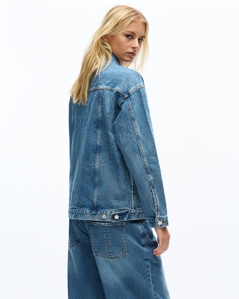 ESSENTIAL DENIM JACKET